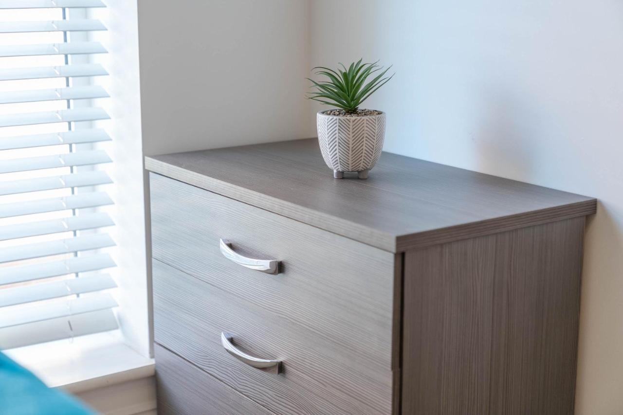 Centre - 2 Bedroom - Gated Development - Secure Parking - Netflix - Wifi -top Rated * Birmingham